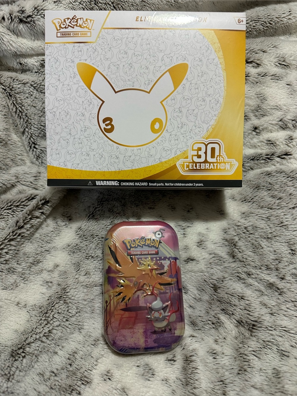 Sealed Pokémon 30th Anniversary Celebration Elite Trainer&Trading Card Tin